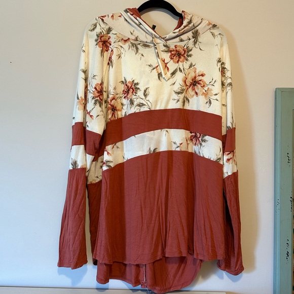 Tops - 30% off BUNDLES Floral Hoodie